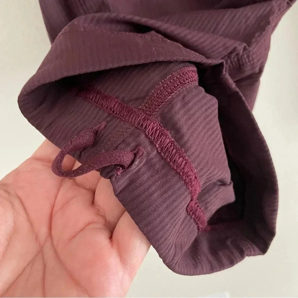 Lululemon Plum Studio Crop Burgundy Cargo Capri Activewear Athleisure Women’s 4 - Picture 4 of 8